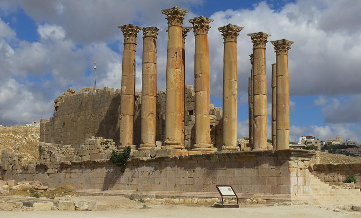 Temple to Artemis - a in the plan