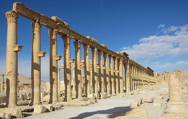section between the Monumental Arch and the Tetrapylon