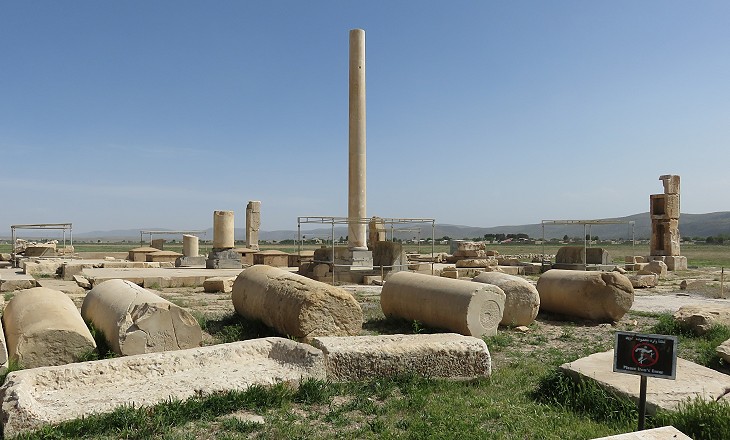 Palace at the foot of the Citadel
