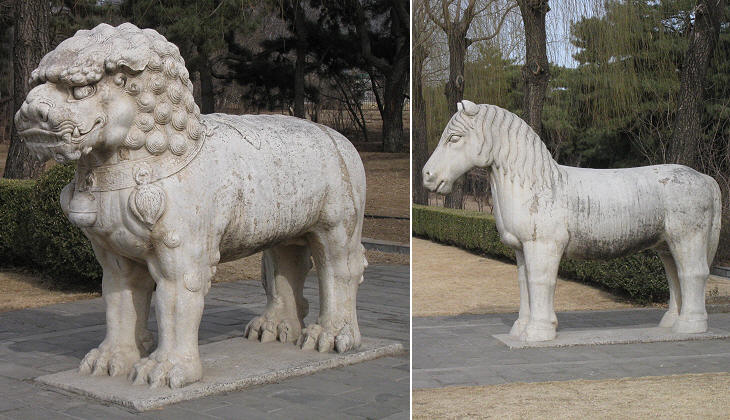 A standing lion and a standing horse